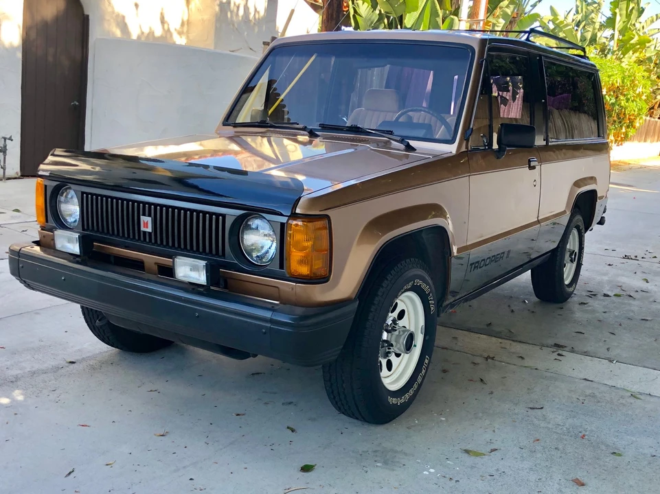 1986 Isuzu Trooper - Image 5 of 31