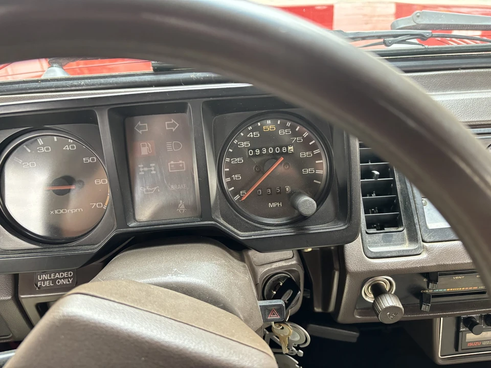 1986 Isuzu Trooper - Image 29 of 31