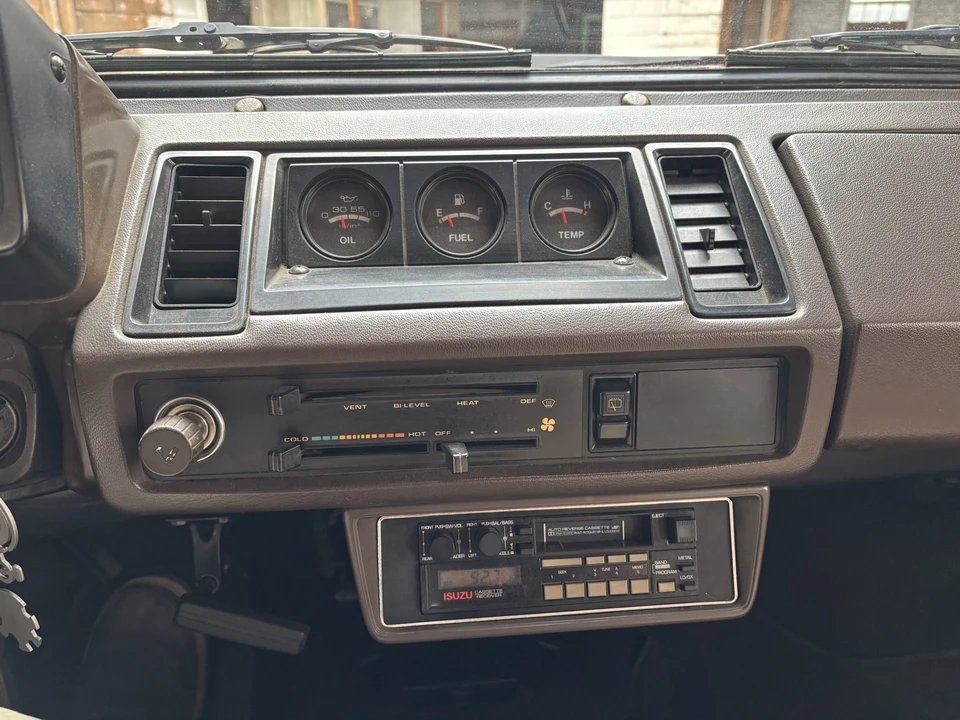 1986 Isuzu Trooper - Image 30 of 31