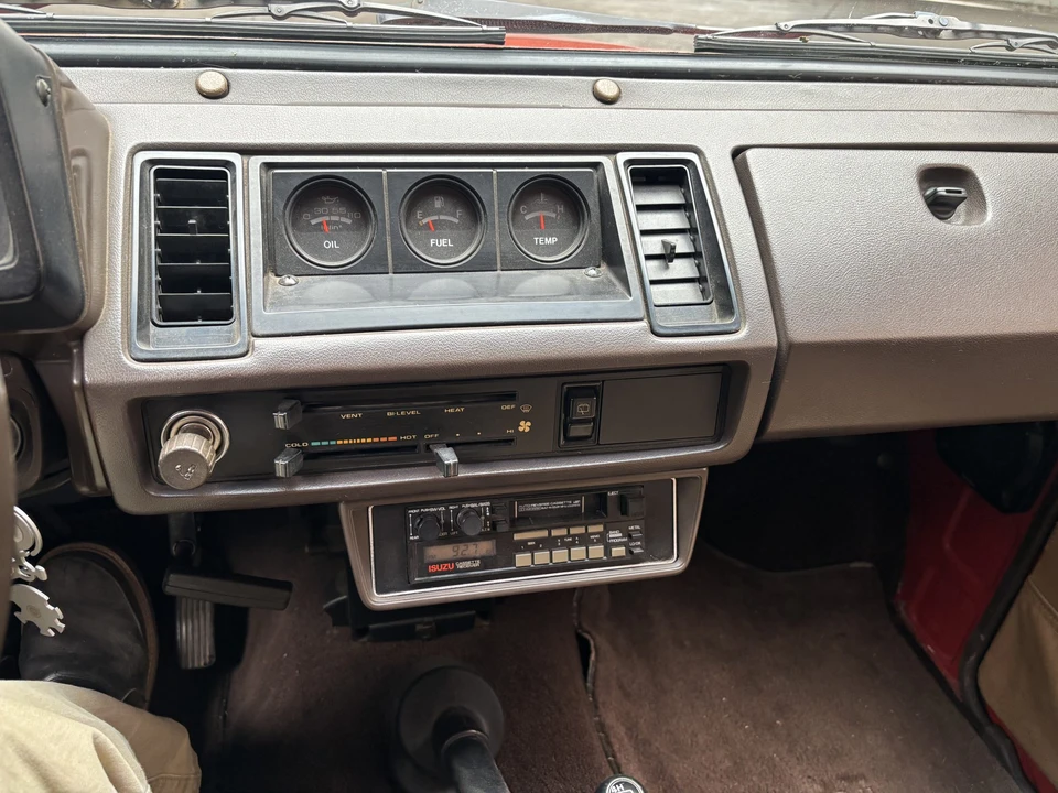 1986 Isuzu Trooper - Image 31 of 31