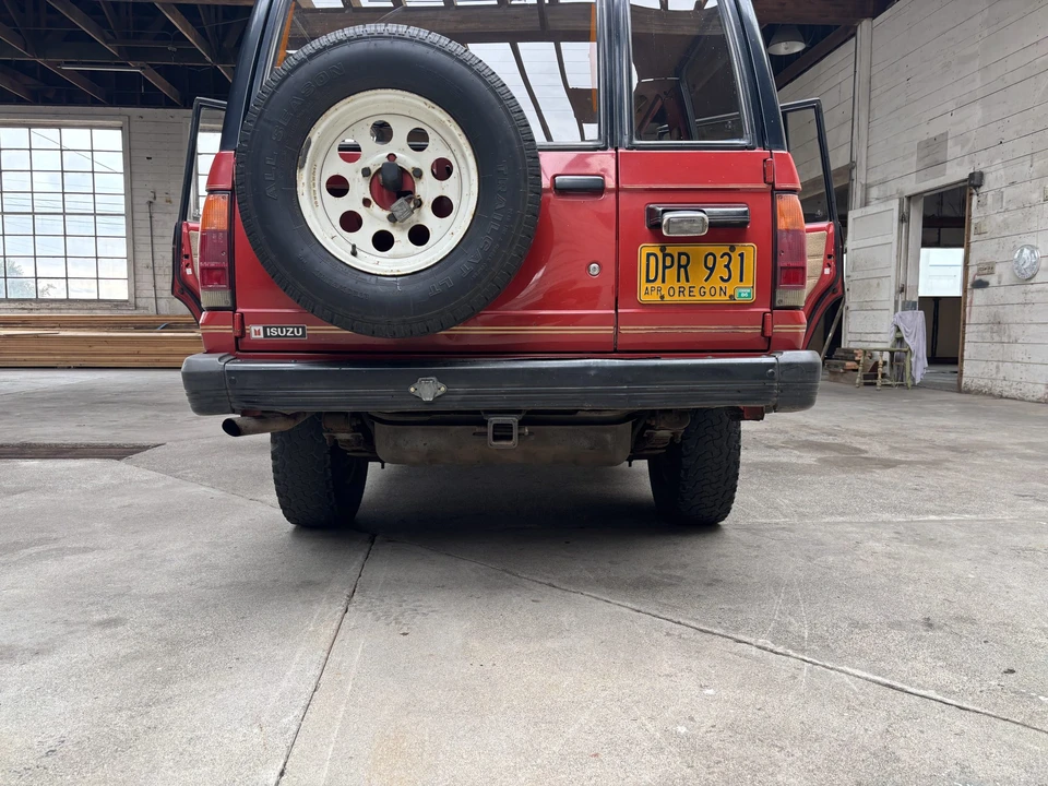 1986 Isuzu Trooper - Image 17 of 31