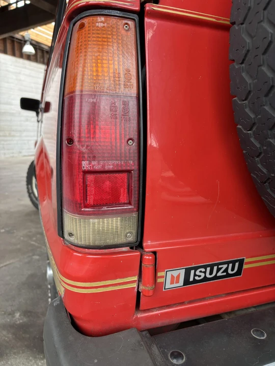 1986 Isuzu Trooper - Image 15 of 31