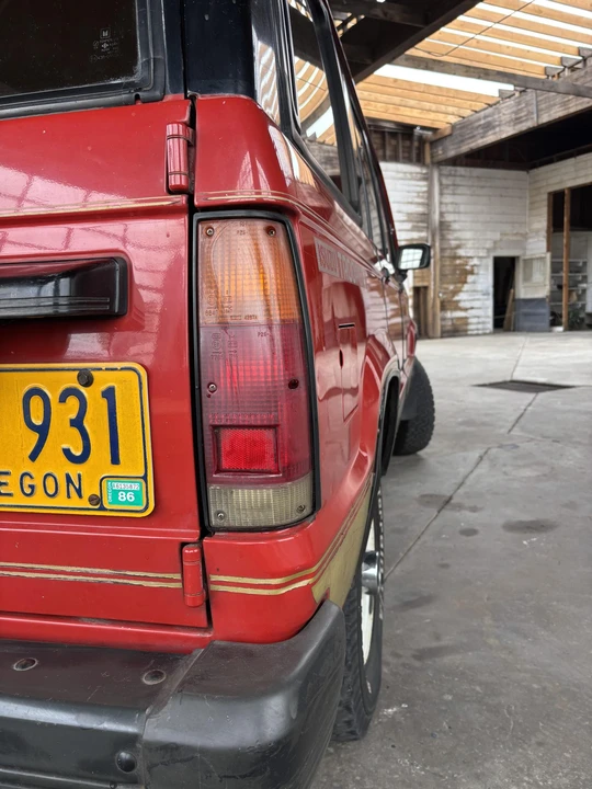 1986 Isuzu Trooper - Image 16 of 31