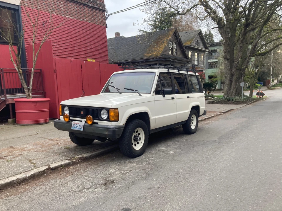 1986 Isuzu Trooper - Image 11 of 31