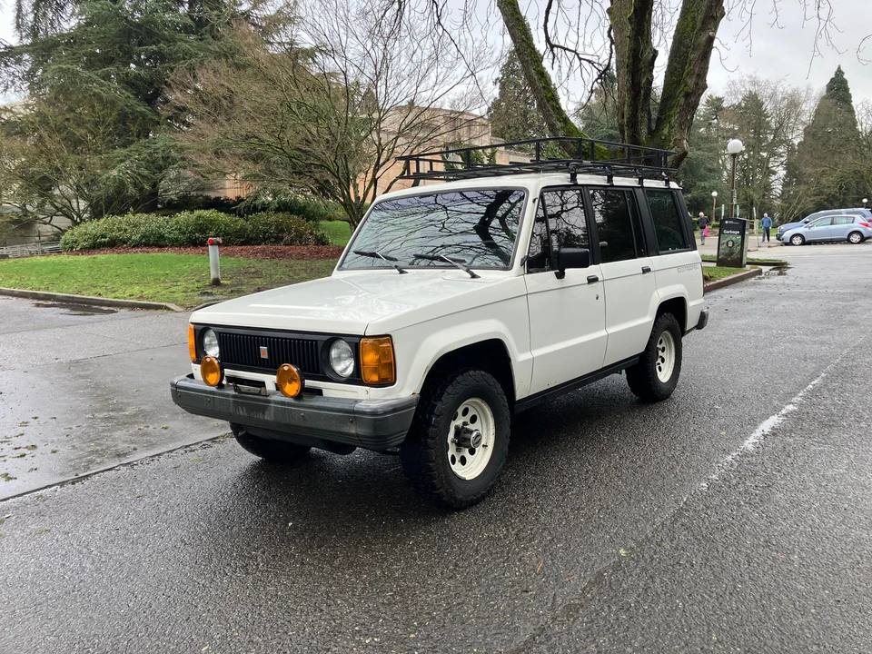 1986 Isuzu Trooper - Image 12 of 31