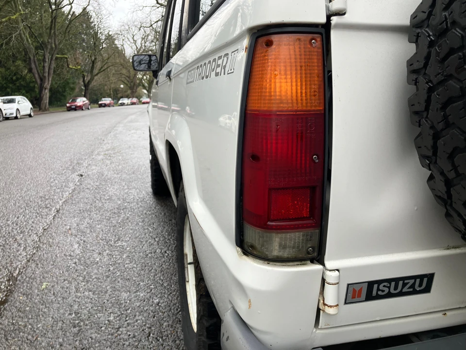 1986 Isuzu Trooper - Image 27 of 31