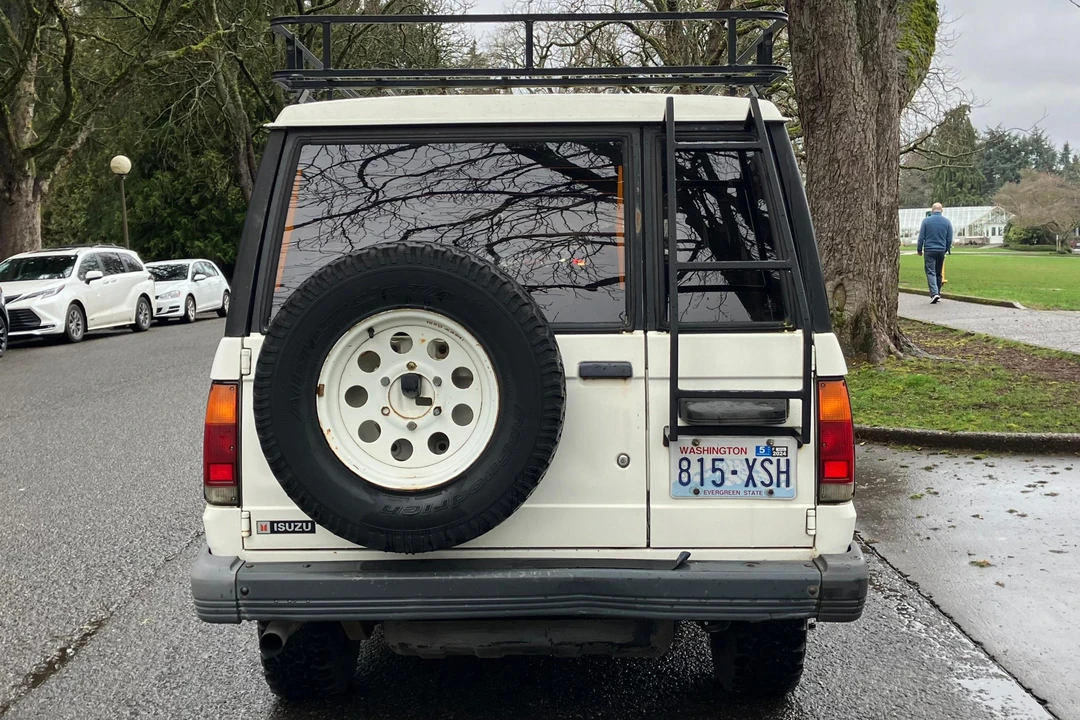 1986 Isuzu Trooper - Image 5 of 31