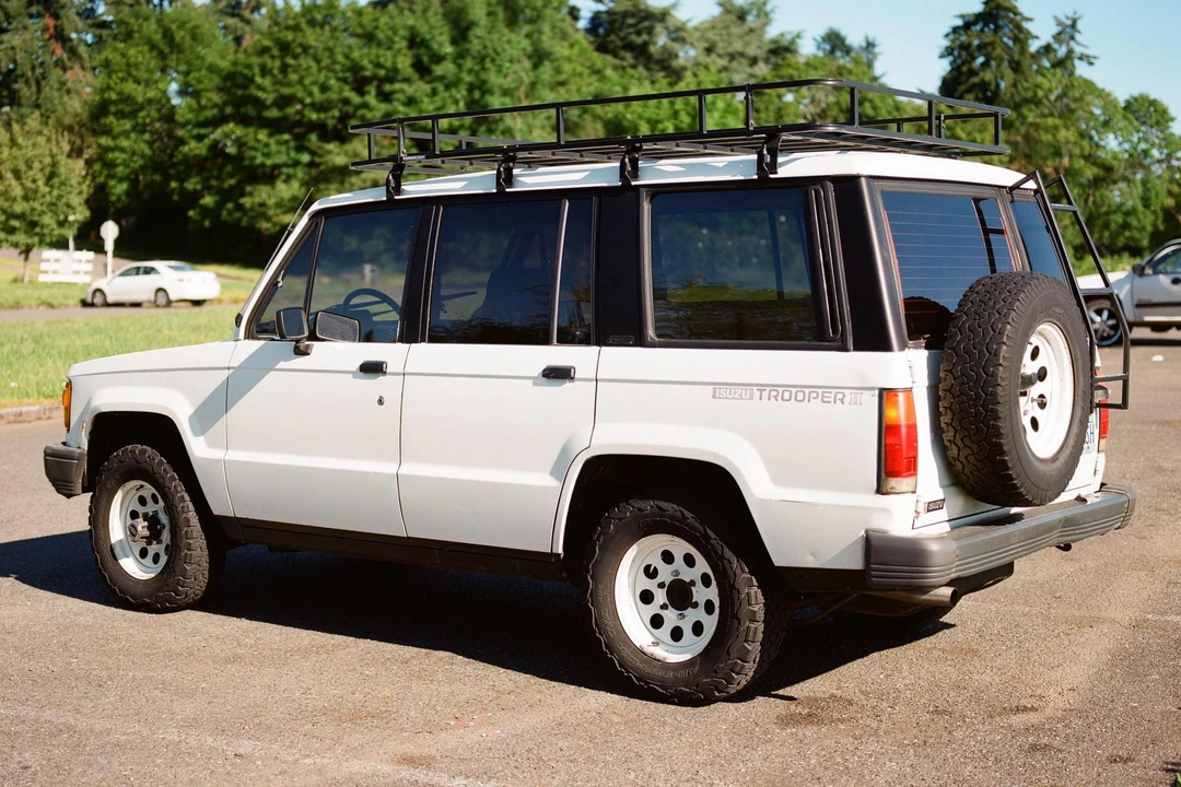 1986 Isuzu Trooper - Image 4 of 31