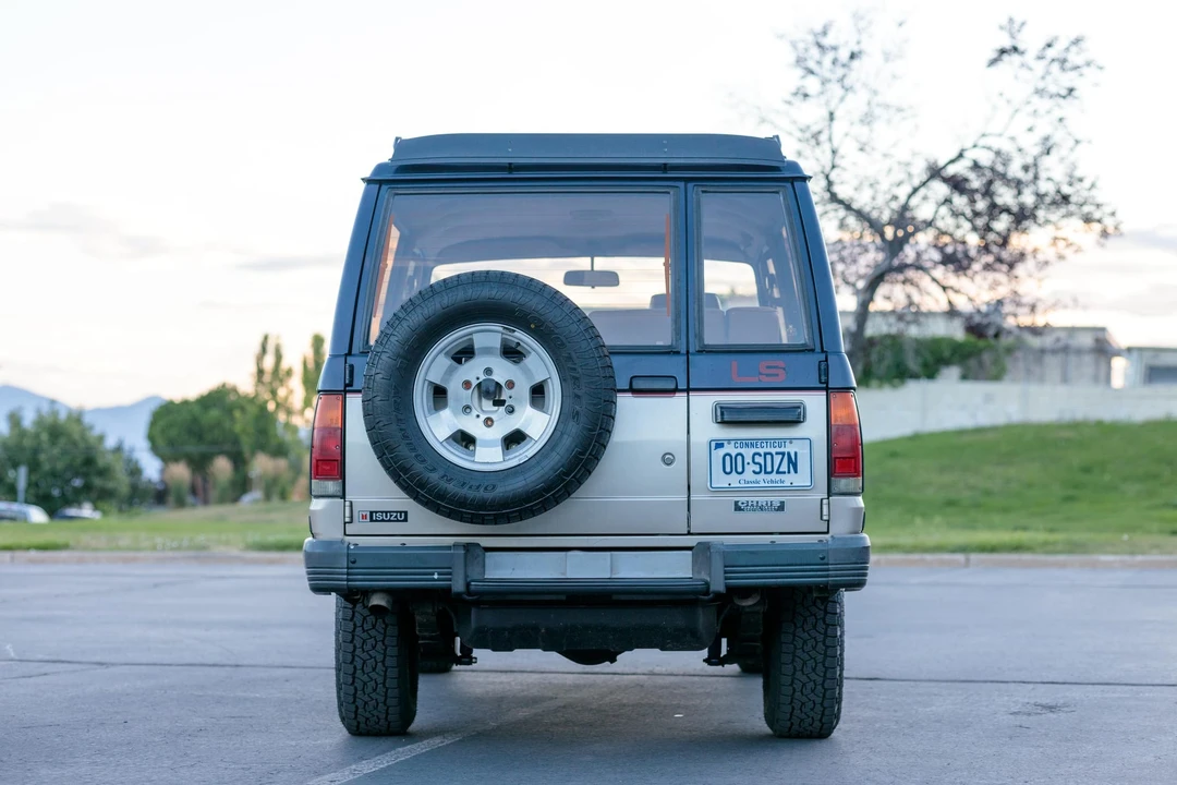 1986 Isuzu Trooper - Image 6 of 31