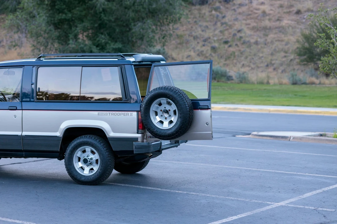 1986 Isuzu Trooper - Image 28 of 31