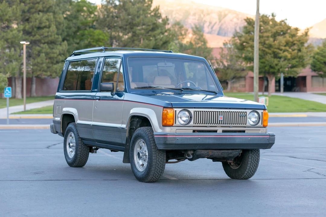 1986 Isuzu Trooper - Image 9 of 31