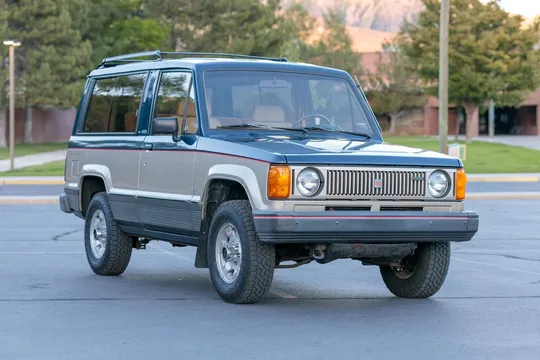 1986 Isuzu Trooper II LS 4×4 2-Door 5-Speed