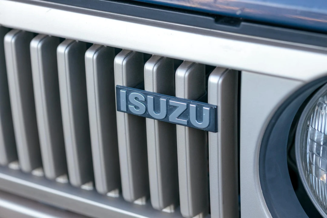 1986 Isuzu Trooper - Image 15 of 31