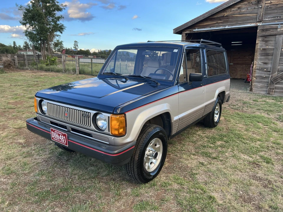 1986 Isuzu Trooper - Image 7 of 31
