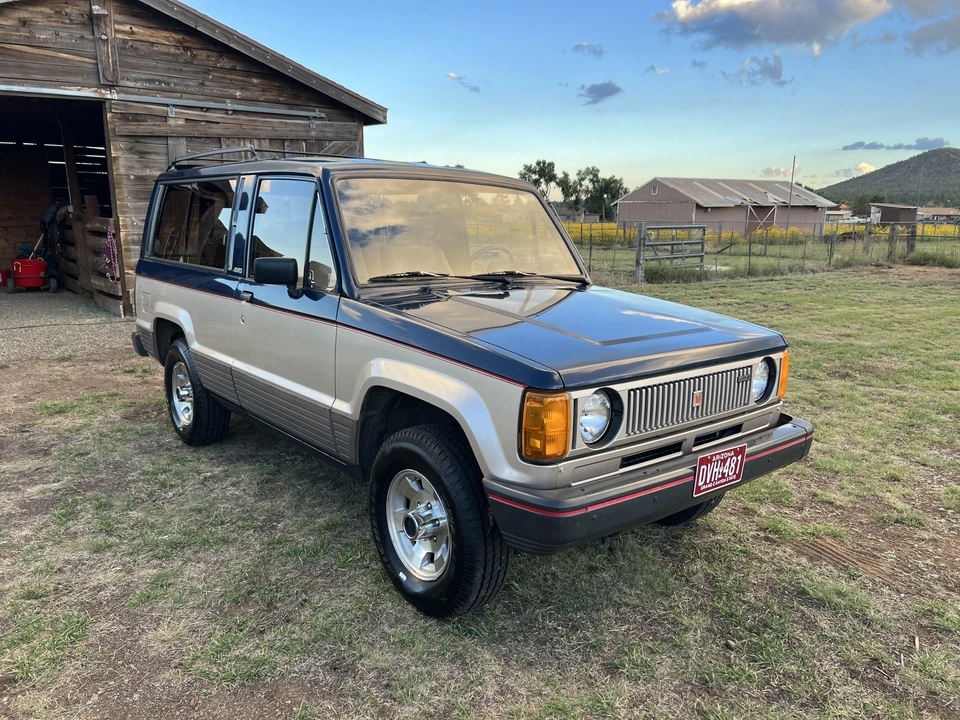1986 Isuzu Trooper - Image 2 of 31