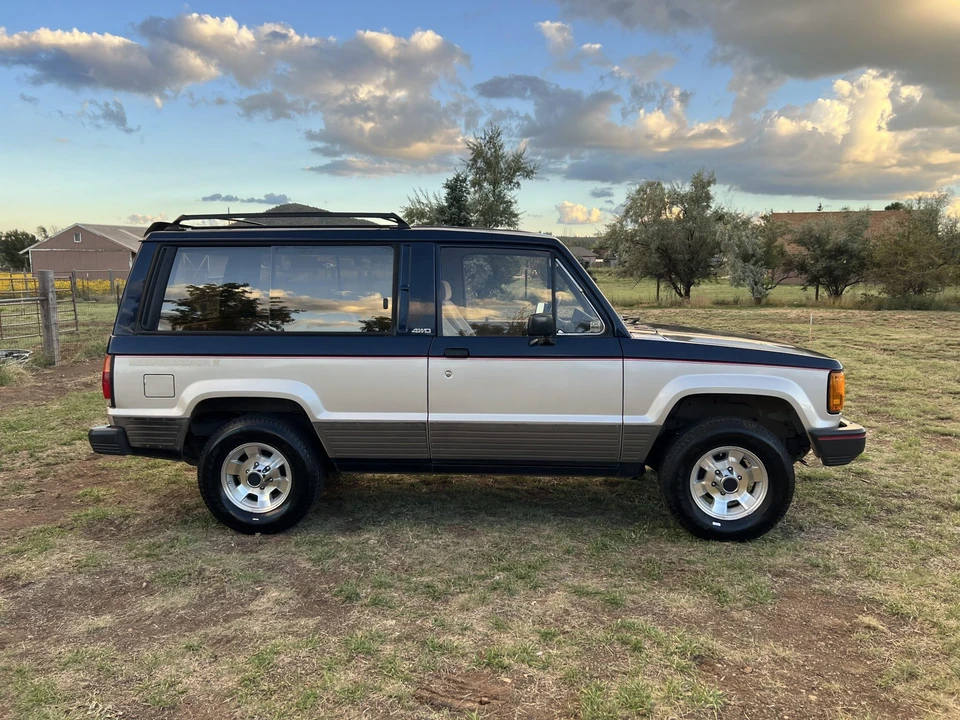 1986 Isuzu Trooper - Image 16 of 31