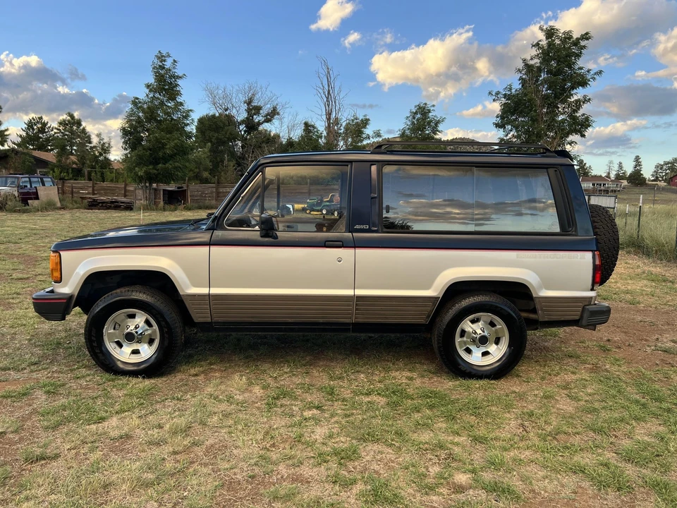 1986 Isuzu Trooper - Image 11 of 31