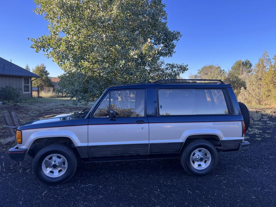 1986 Isuzu Trooper - Image 9 of 31