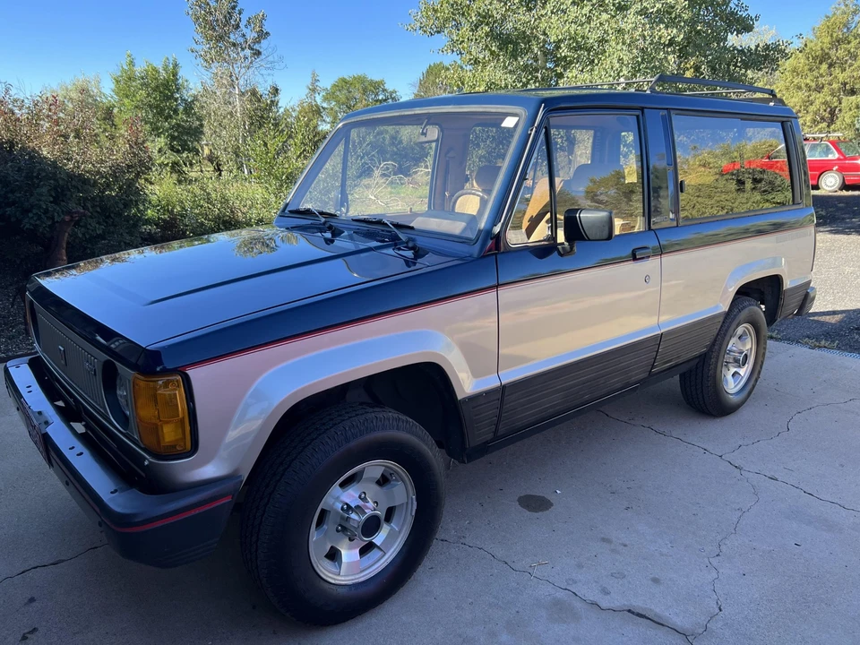 1986 Isuzu Trooper - Image 8 of 31