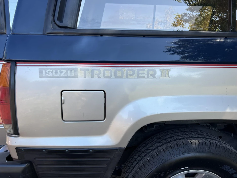 1986 Isuzu Trooper - Image 29 of 31