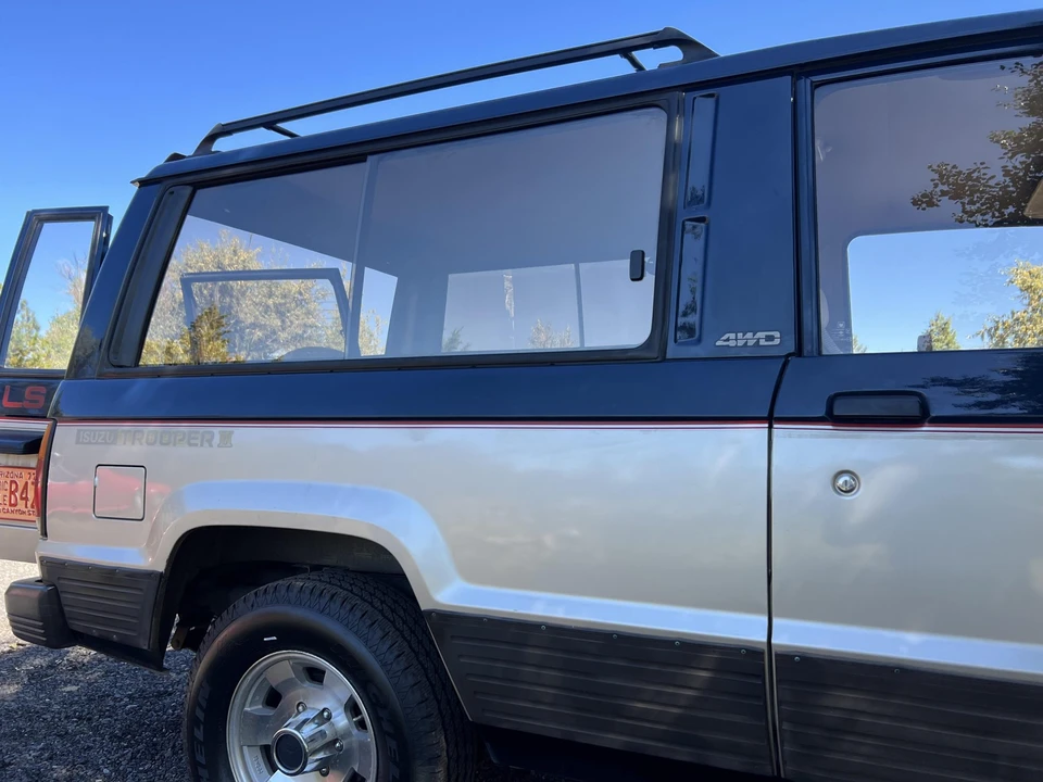 1986 Isuzu Trooper - Image 28 of 31