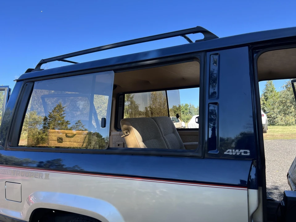 1986 Isuzu Trooper - Image 27 of 31