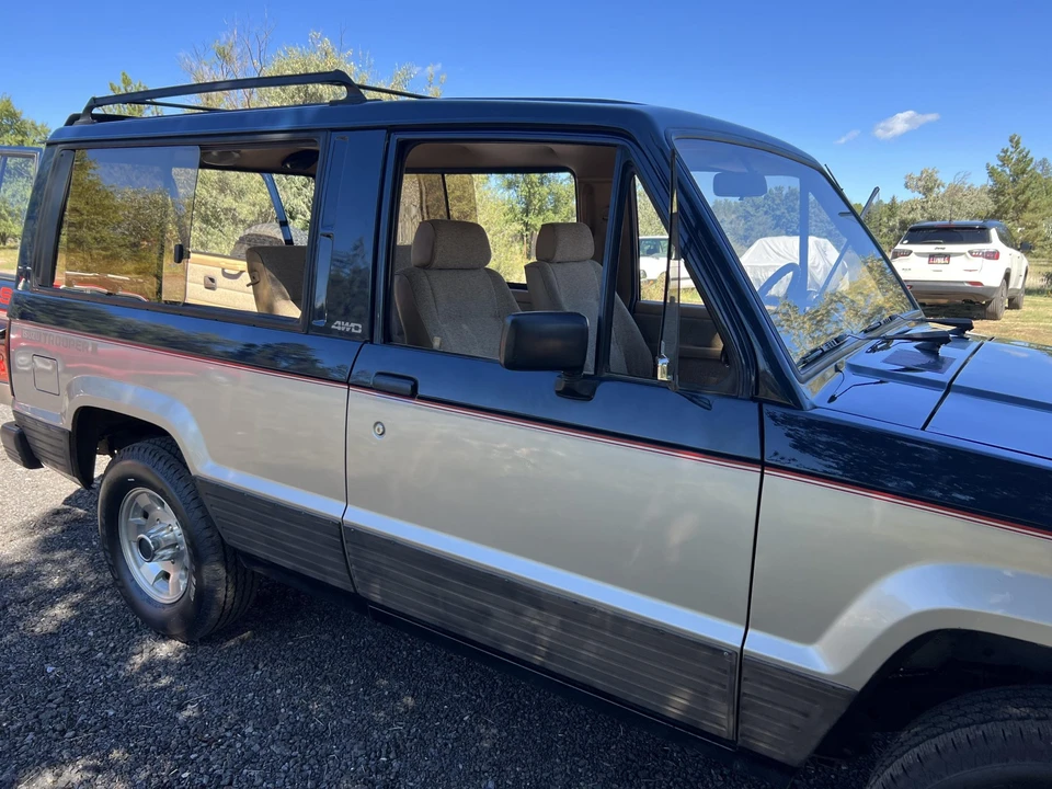 1986 Isuzu Trooper - Image 17 of 31