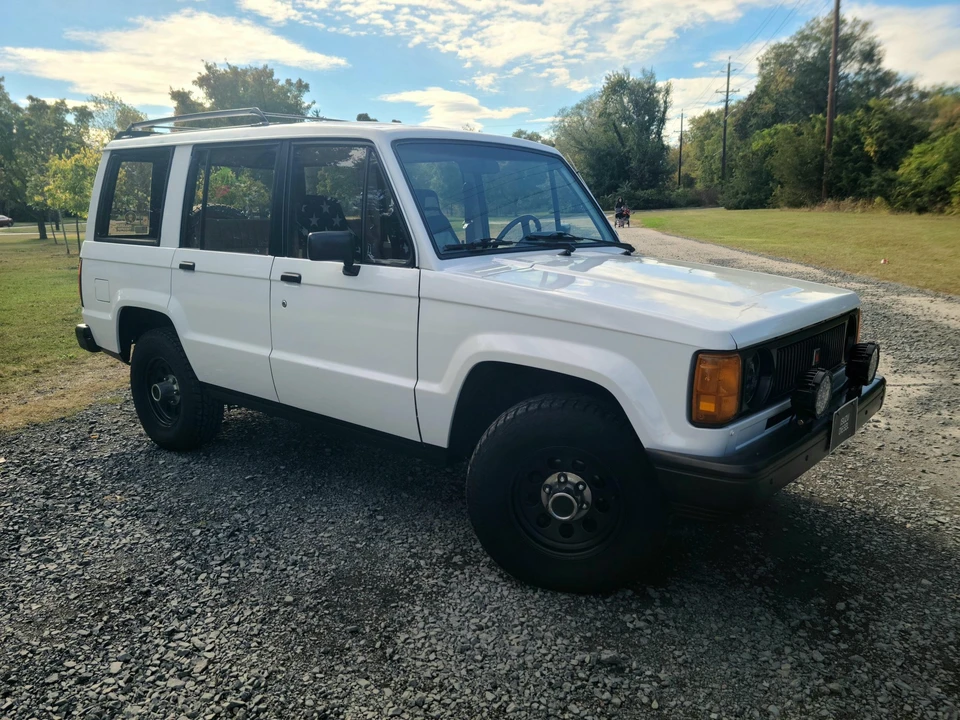 1986 Isuzu Trooper - Image 5 of 31