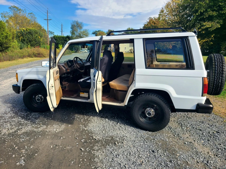 1986 Isuzu Trooper - Image 27 of 31