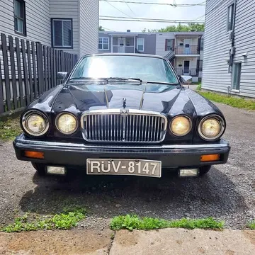 1986 Jaguar XJ Vanden Plas