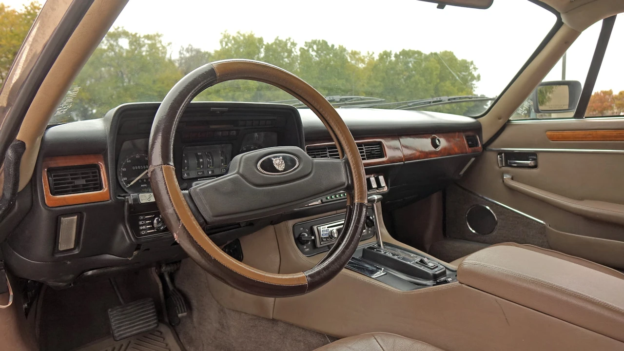 1986 Jaguar XJS - Image 3 of 31