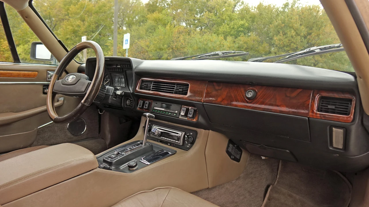 1986 Jaguar XJS - Image 10 of 31