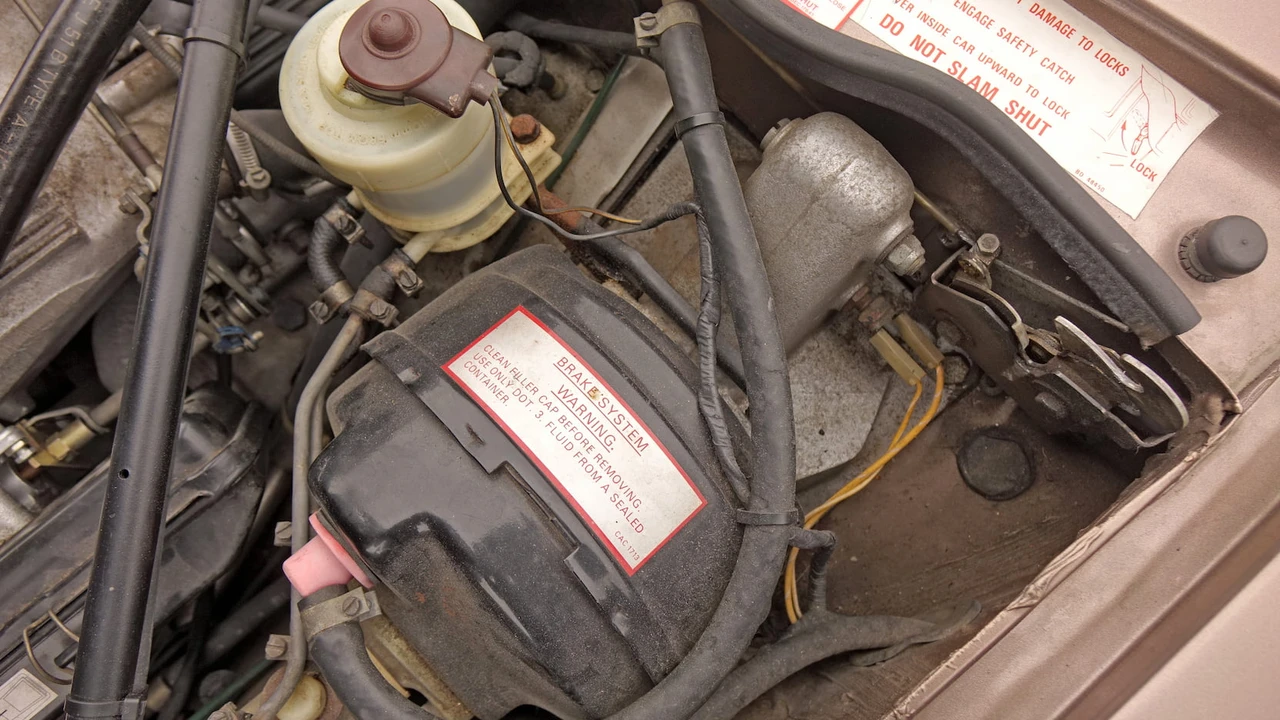 1986 Jaguar XJS - Image 16 of 31