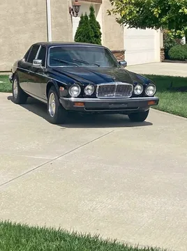 1986 Jaguar XJ Super V8 Sedan 4D