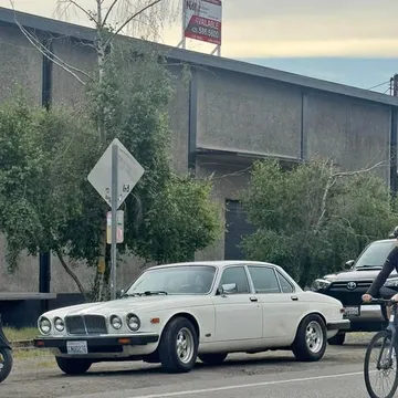 1986 Jaguar XJ6 L Sedan