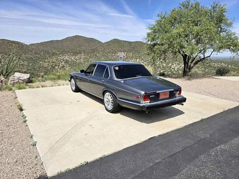 1986 Jaguar XJ XJ6 Sedan 4D