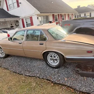 1986 Jaguar XJ6 Vanden Plas