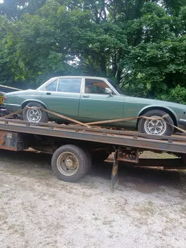 1986 Jaguar XJ XJ6 Vanden Plas Sedan 4D