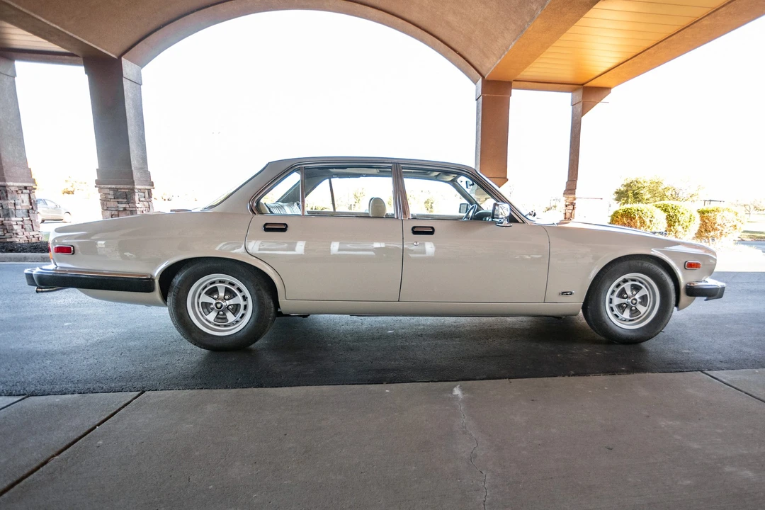 1986 Jaguar XJ Series 3 - Image 5 of 31