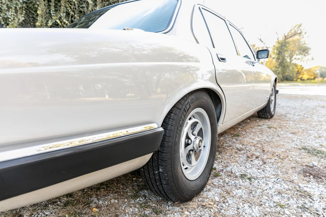 1986 Jaguar XJ Series 3 - Image 24 of 31