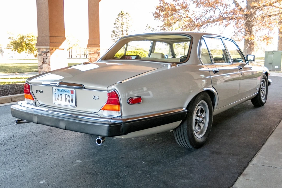 1986 Jaguar XJ Series 3 - Image 6 of 31