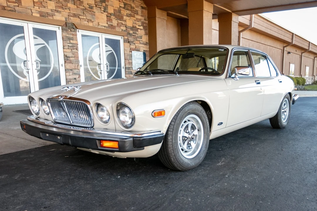 1986 Jaguar XJ Series 3 - Image 2 of 31