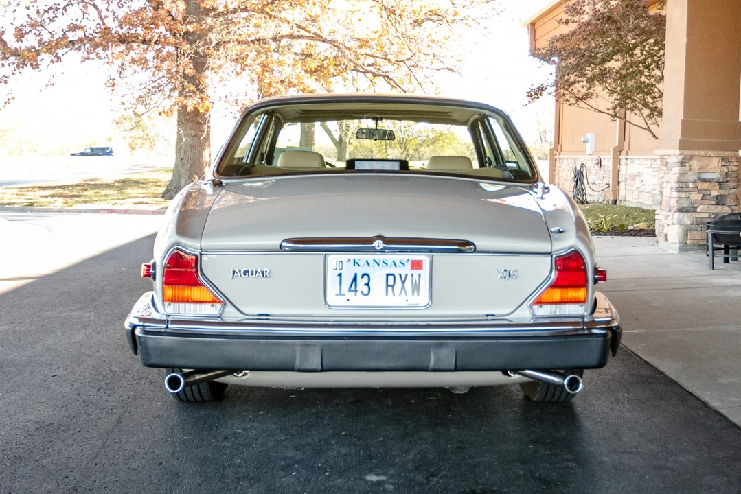 1986 Jaguar XJ Series 3 - Image 7 of 31