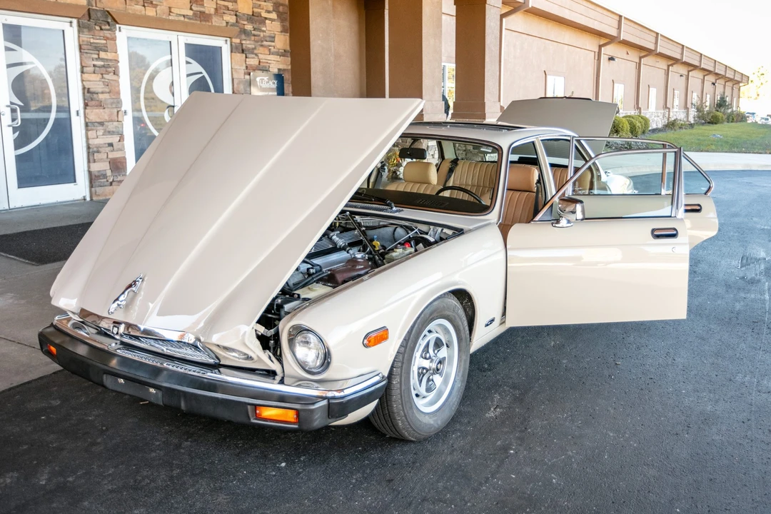 1986 Jaguar XJ Series 3 - Image 13 of 31