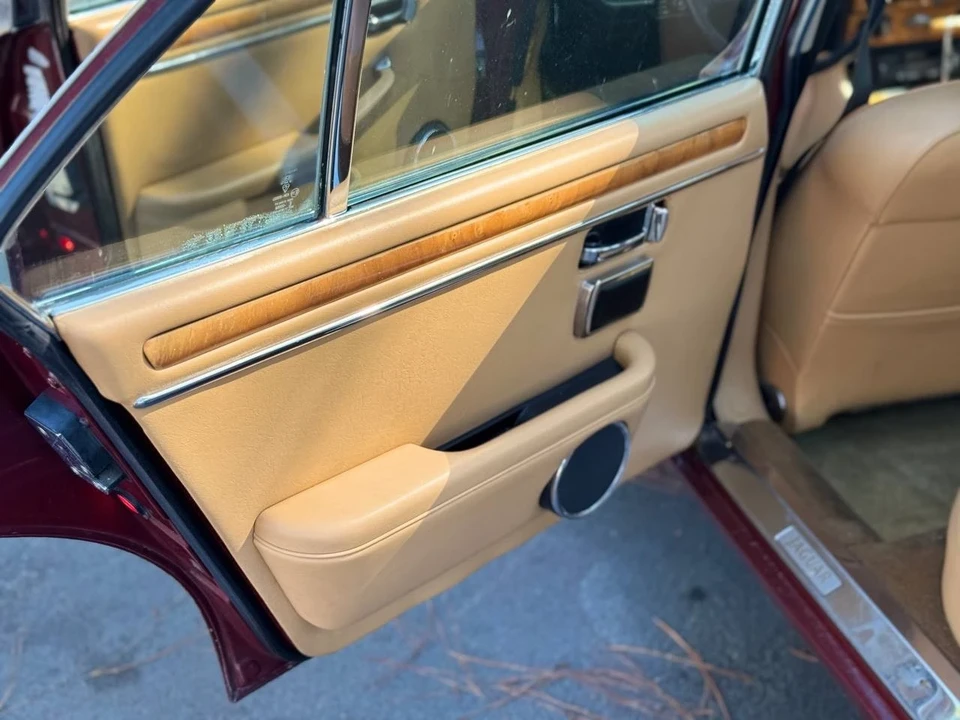 1986 Jaguar XJ Series 3 - Image 12 of 20