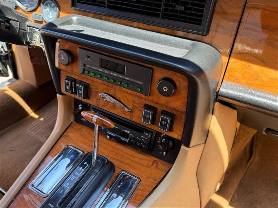 1986 Jaguar XJ Series 3 - Image 24 of 31