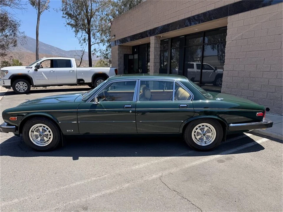 1986 Jaguar XJ Series 3 - Image 2 of 31