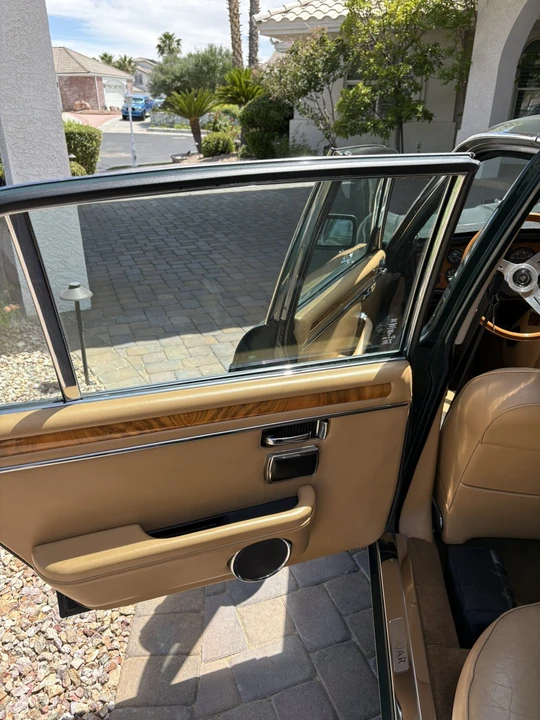 1986 Jaguar - Image 17 of 31