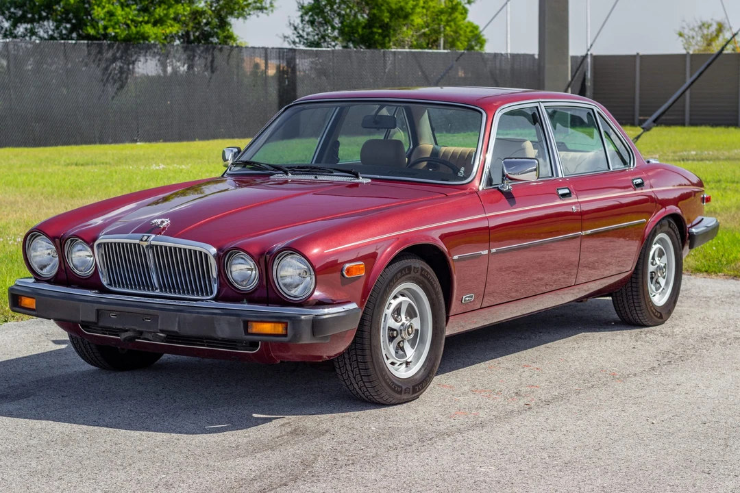 1986 Jaguar XJ Series 3 - Image 2 of 31