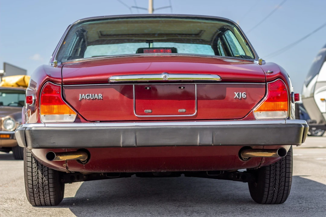 1986 Jaguar XJ Series 3 - Image 7 of 31